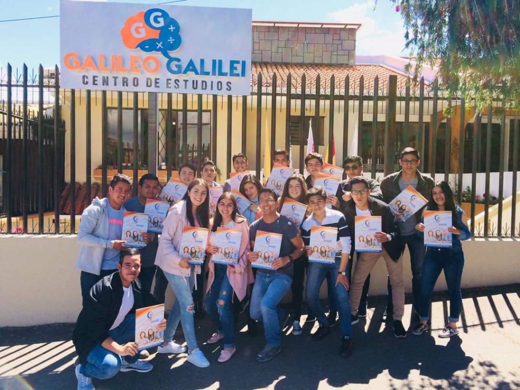 Profe Marcelo y estudiantes